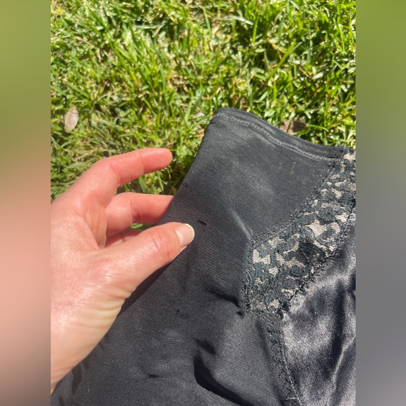 60s Vintage Black Girdle Shorts w Lace Detailing - Picture 3 of 7